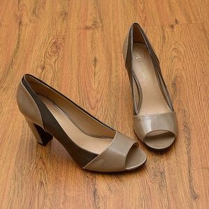 MOOTSIES TOOTSIES TAUPE/BROWN PEEP TOE PUMPS SHOES